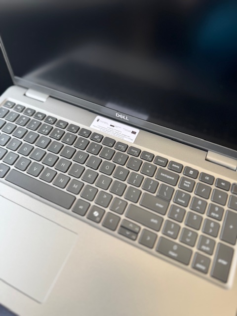 laptop-uczlenia-otwarta.jpg