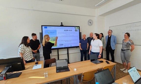 Międzynarodowe spotkanie projektu AGRI-GIS w Pradze – MANS rozwija nowoczesne rolnictwo precyzyjne