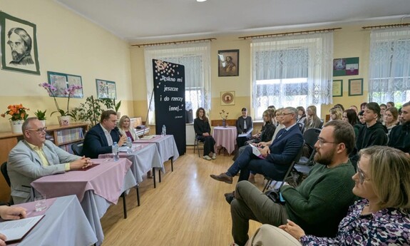 Rektor MANS gościem honorowym podczas jubileuszowego „Czytania Norwida” w II LO w Ostrołęce